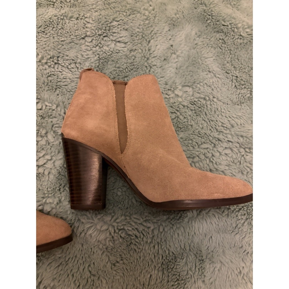 Michael Kors Women's 6M Tan Suede Ankle Boots - Picture 5 of 13